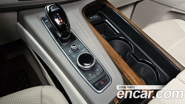 Cadillac Escalade 5세대 Premium Luxury Platinum, 2021 9