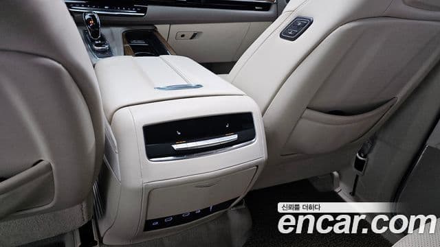 Cadillac Escalade 5세대 Premium Luxury Platinum, 2021 17