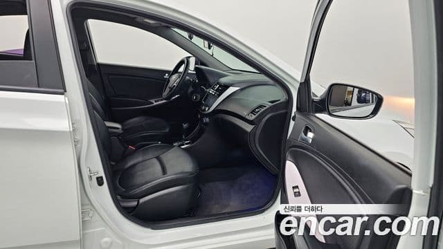 Hyundai Accent(новый кузов / новое поколение) Modern, 2015 10