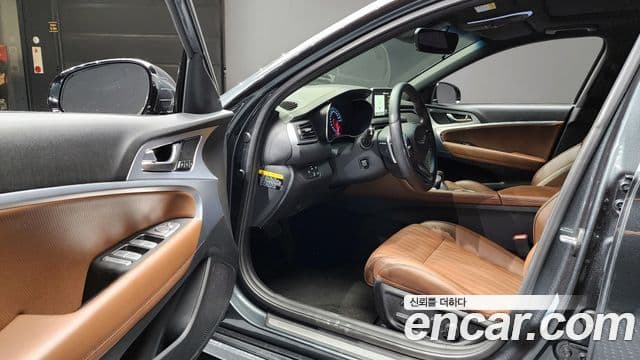 Genesis G70 Elite, 2019 11