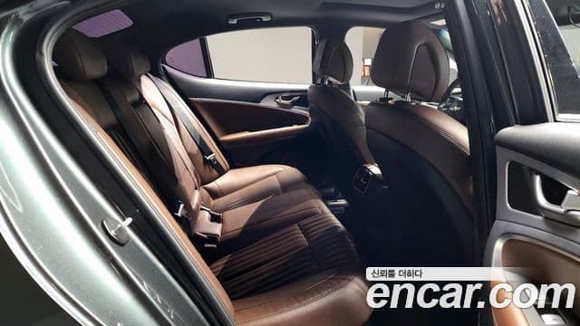 Genesis G70 Elite, 2019 12