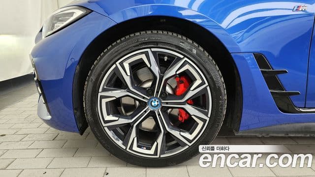 BMW i4 eDrive40 M Sport, 2022 все фото