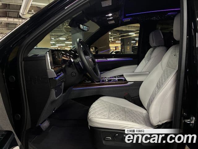 Cadillac Escalade 5세대 ESV Sport Platinum, 2025 11