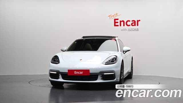 Porsche Panamera (971), 2018 3