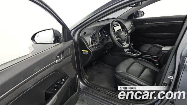 Hyundai Avante AD 1.6 GDI Value Plus, 2018 10