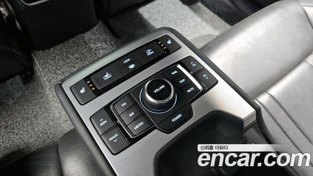 Genesis G80 Prestige, 2017 18