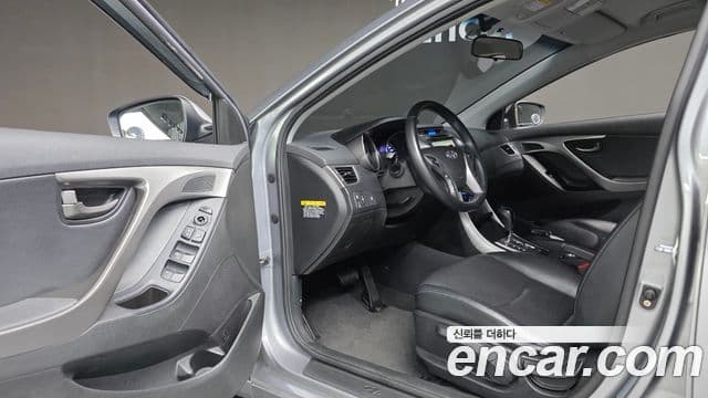 Hyundai Avante MD M16 GDI Avenue, 2013 11