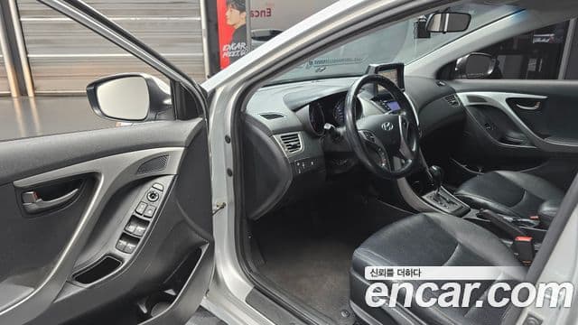 Hyundai Avante MD M16 GDI Smart, 2013 11