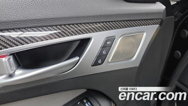 Genesis G80 Sport, 2018 17