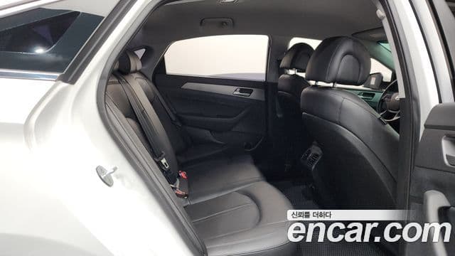 Hyundai LF Sonata Special, 2016 12