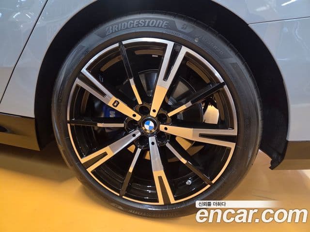 BMW 5시리즈 (G60) 530i xDrive M Sport, 2025 все фото