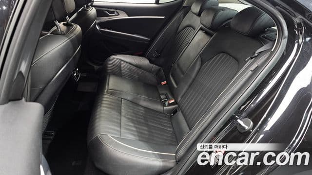 Genesis G70 Elite, 2019 12