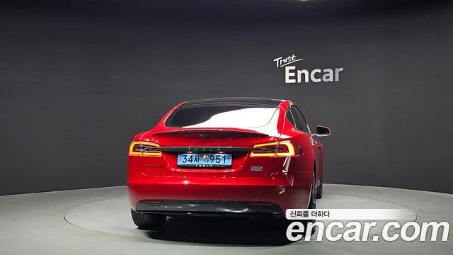 Tesla модель S, 2017 4
