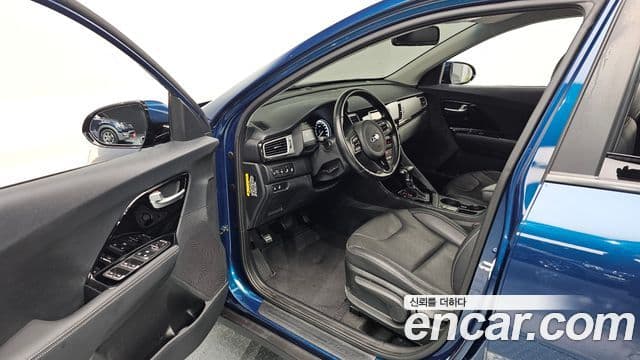 Kia Niro Prestige, 2018 11
