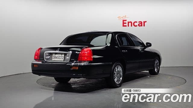 Lincoln 타운카 4.6L V8, 2008 2