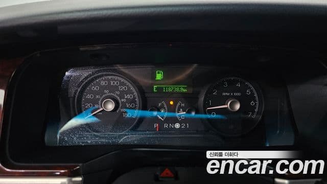 Lincoln 타운카 4.6L V8, 2008 8