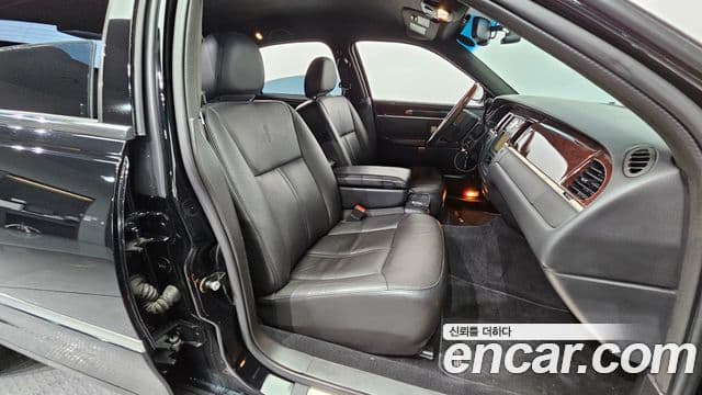 Lincoln 타운카 4.6L V8, 2008 10