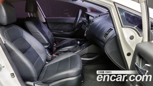 Kia K3 Prestige, 2013 10