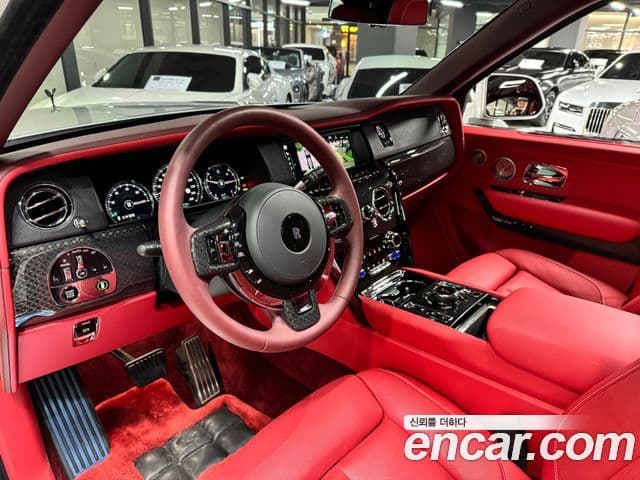 Rolls-Royce Cullinan 6.7 V12 чёрный эмблема, badge, 2023 4