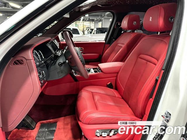 Rolls-Royce Cullinan 6.7 V12 чёрный эмблема, badge, 2023 7