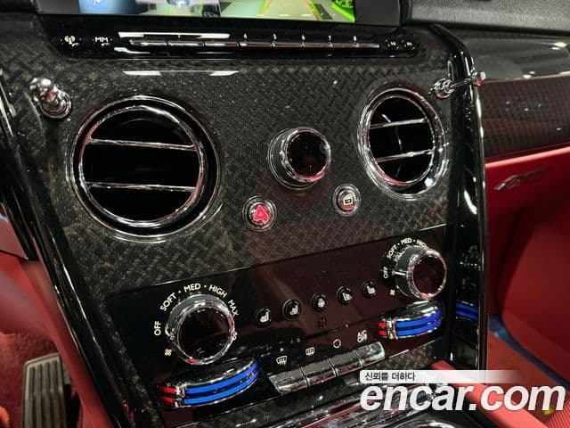 Rolls-Royce Cullinan 6.7 V12 чёрный эмблема, badge, 2023 10