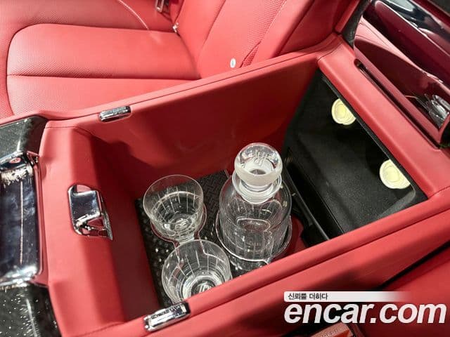 Rolls-Royce Cullinan 6.7 V12 чёрный эмблема, badge, 2023 18