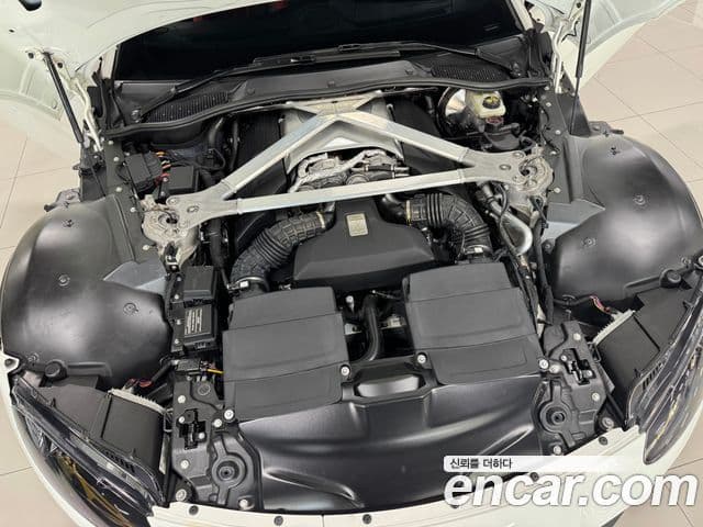 Aston Martin 밴티지 2세대 4.0 V8 купе, 2019 11