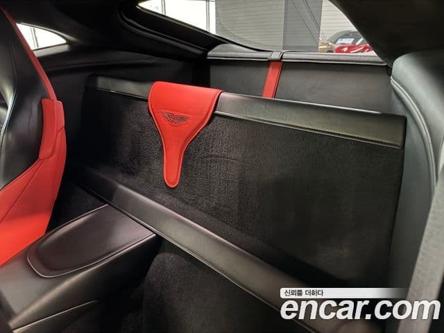 Aston Martin 밴티지 2세대 4.0 V8 купе, 2019 13