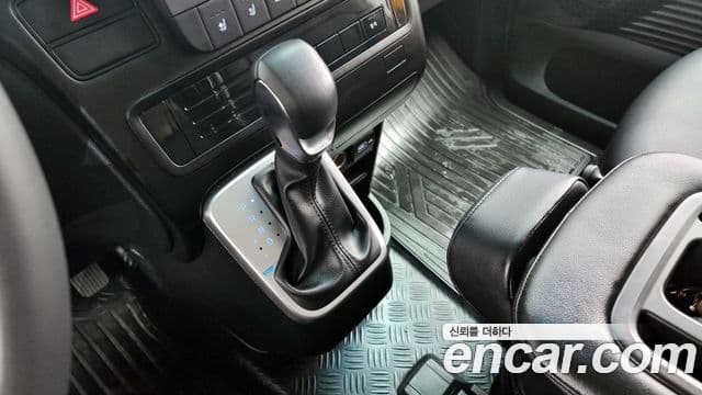 Hyundai Staria 11인승, 2023 9