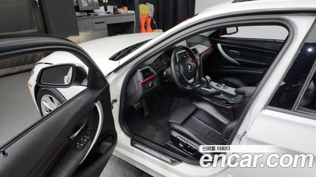 BMW 3시리즈 (F30) 320i Sport, 2012 10