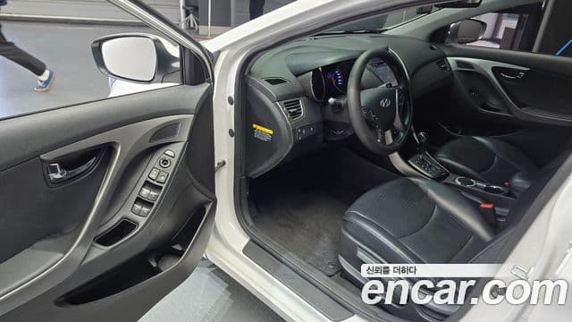 Hyundai Avante MD Modern, 2013 11