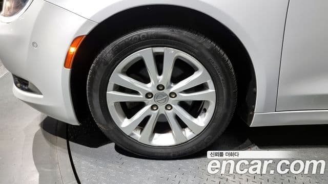 크라이슬러 200 2세대 2.4 Limited, 2015 все фото