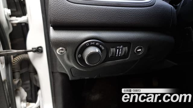 크라이슬러 200 2세대 2.4 Limited, 2015 17