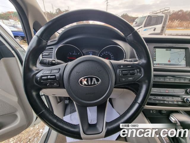 Kia The / новый New Carnival Luxury, 2019 17