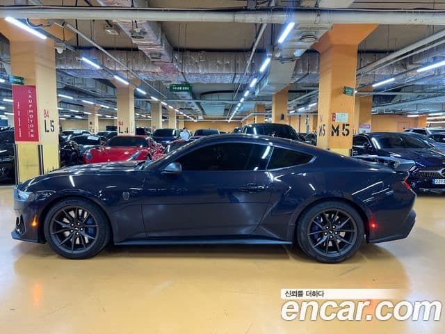 Ford Mustang 7세대 5.0 GT Premium купе, 2024 3