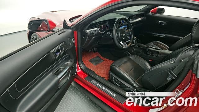 Ford Mustang GT купе, 2021 11