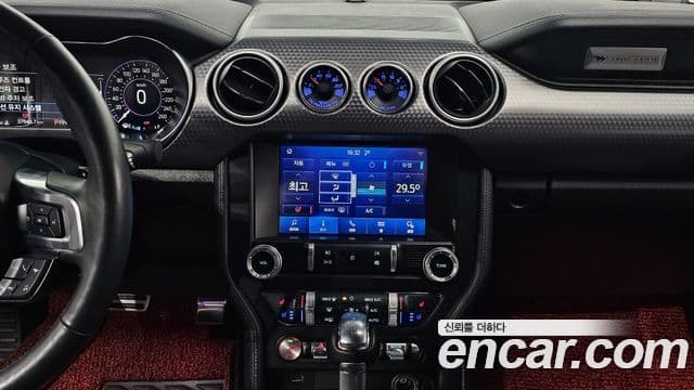 Ford Mustang GT купе, 2021 15