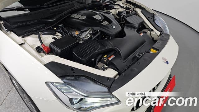 Maserati Quattroporte 3.0 V6 GranLusso, 2019 6