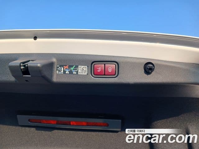 Mercedes-Benz E-класс W214 AMG Line, 2025 19