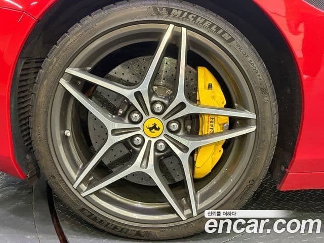 Ferrari 캘리포니아 T 3.9 V8, 2016 8
