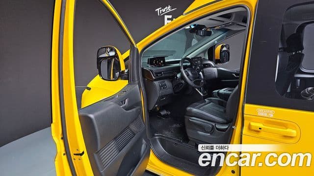 Hyundai Staria 11인승, 2023 11