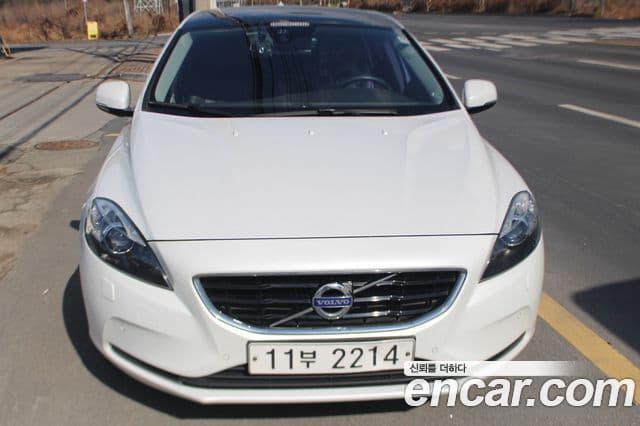 Volvo V40 2세대, 2015 1