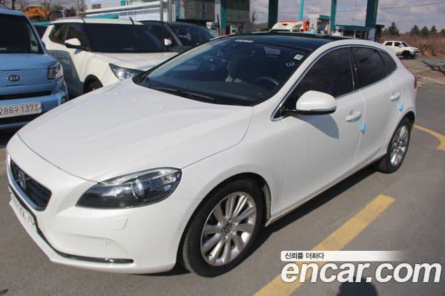 Volvo V40 2세대, 2015 4