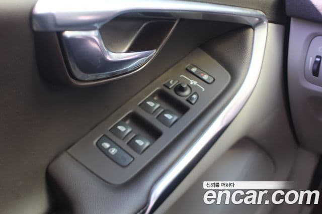 Volvo V40 2세대, 2015 7