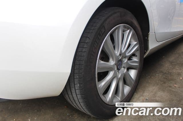 Volvo V40 2세대, 2015 19