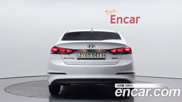 Hyundai Avante AD 1.6 e-VGT Smart, 2016 4