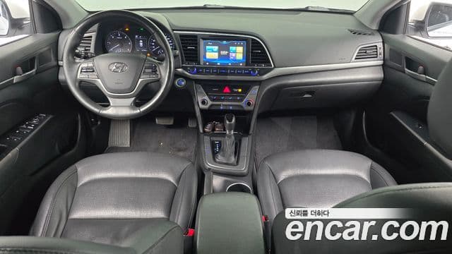Hyundai Avante AD 1.6 e-VGT Smart, 2016 7