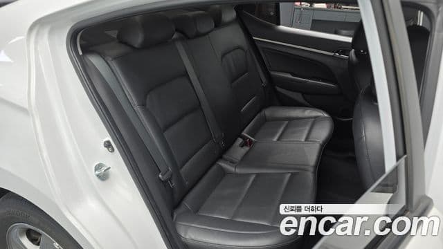 Hyundai Avante AD 1.6 e-VGT Smart, 2016 12