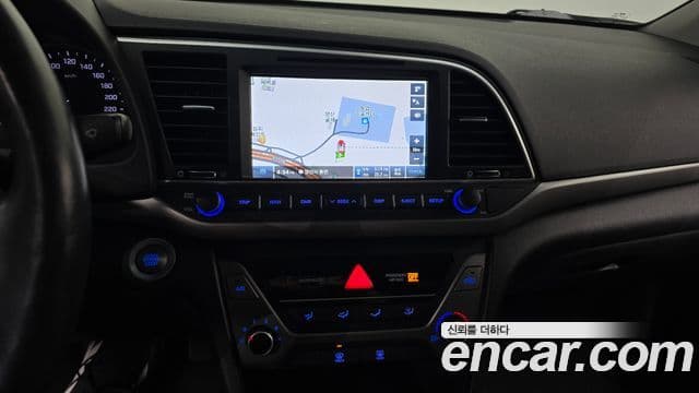 Hyundai Avante AD 1.6 e-VGT Smart, 2016 15