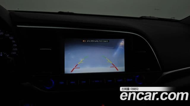 Hyundai Avante AD 1.6 e-VGT Smart, 2016 16